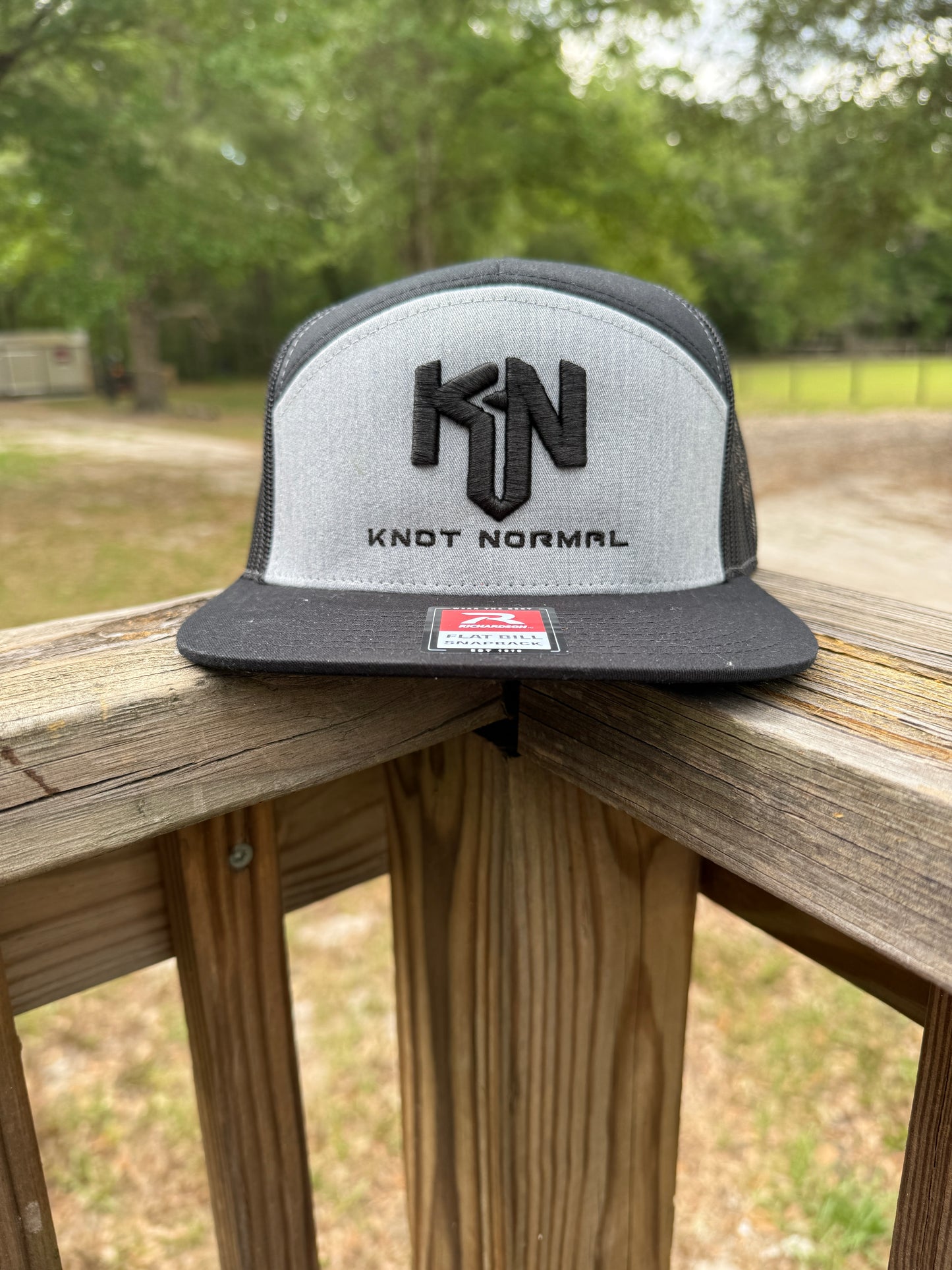 KN - Heather Grey/Black
